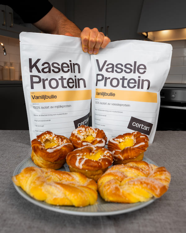 Vassleprotein och kaseinprotein med smak av vaniljbulle